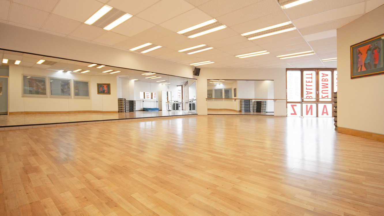 Unser geräumiger, heller Tanzsaal.